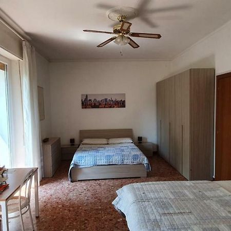 Lo Scoiattolo Bed & Breakfast เวโรนา ภายนอก รูปภาพ