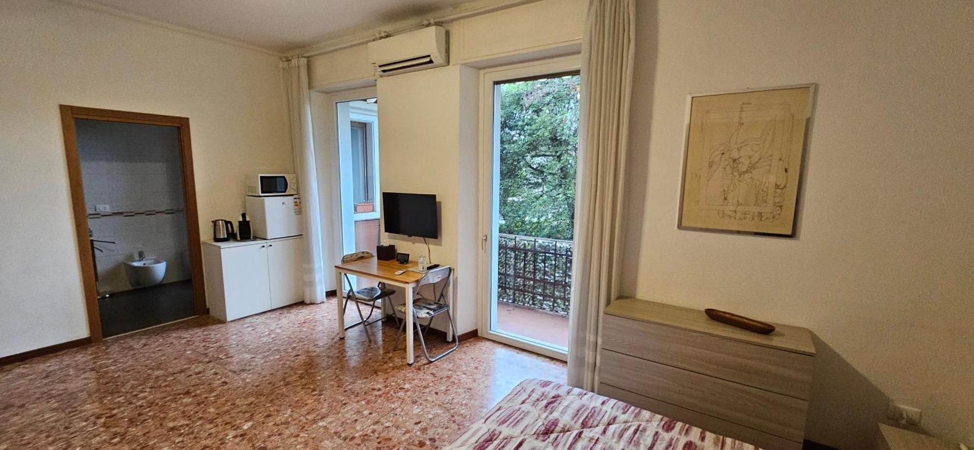 Lo Scoiattolo Bed & Breakfast เวโรนา ภายนอก รูปภาพ