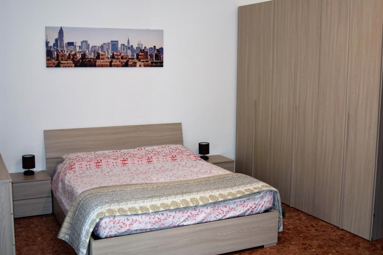 Lo Scoiattolo Bed & Breakfast เวโรนา ภายนอก รูปภาพ